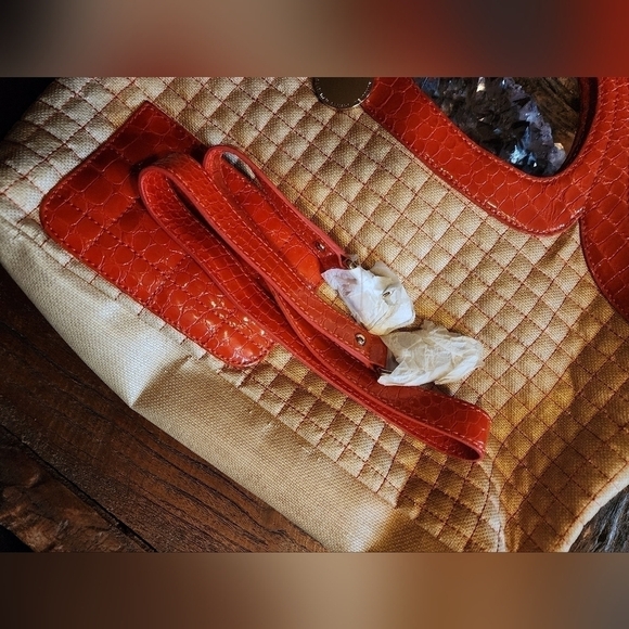 STUART WEITZMAN quilted tote with orange patent leather accents & gold hardware - Picture 12 of 16